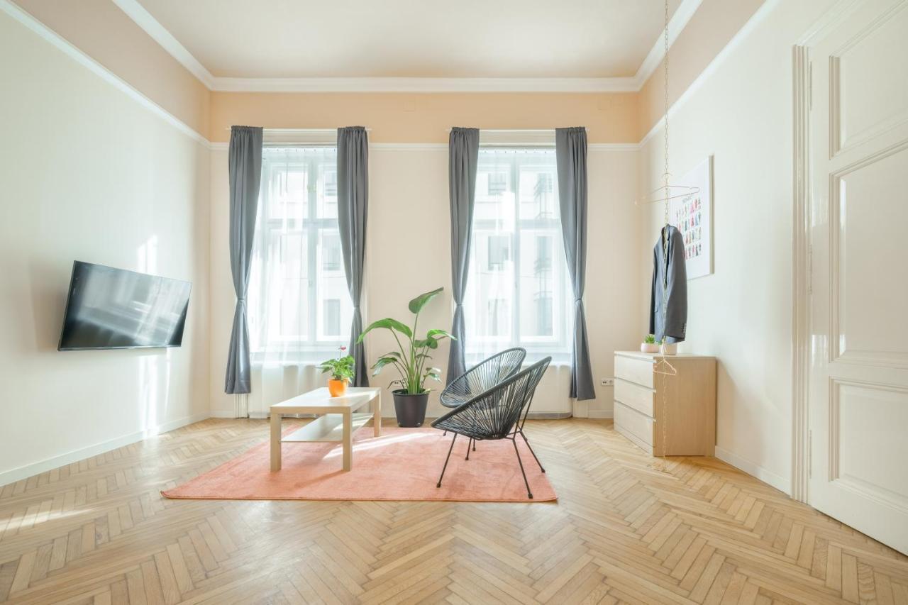Best Seasons Andrassy بودابست المظهر الخارجي الصورة