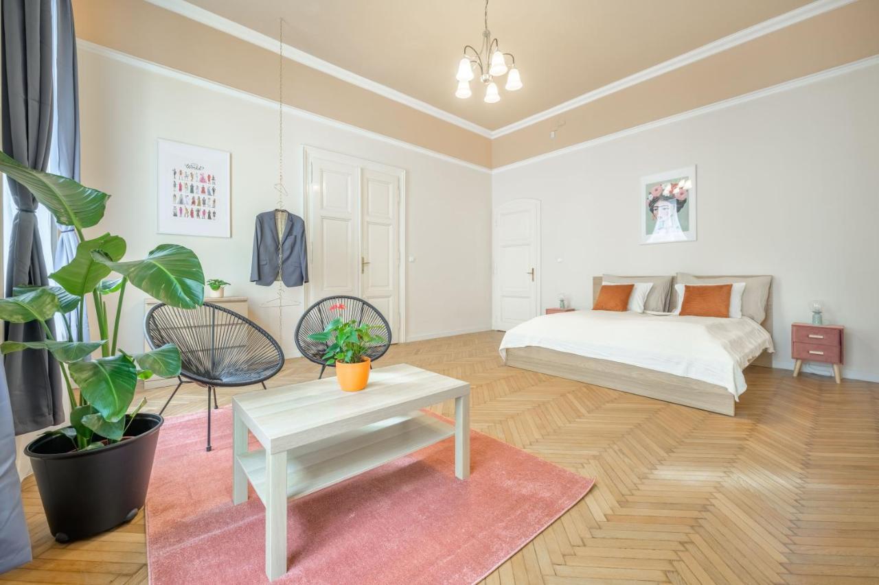 Best Seasons Andrassy بودابست المظهر الخارجي الصورة